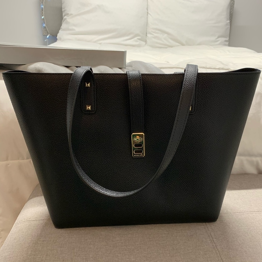 Black Michael Kors Tote